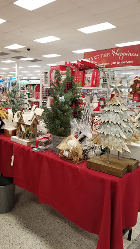 Clothing Store «Ross Dress for Less», reviews and photos, 8095 Stonewall Shops Square, Gainesville, VA 20155, USA