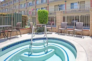 Days Inn by Wyndham Los Angeles LAX/Redondo/Manhattan Beach image