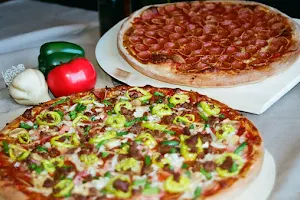 Creno's Pizza Zanesville | Maple Ave image