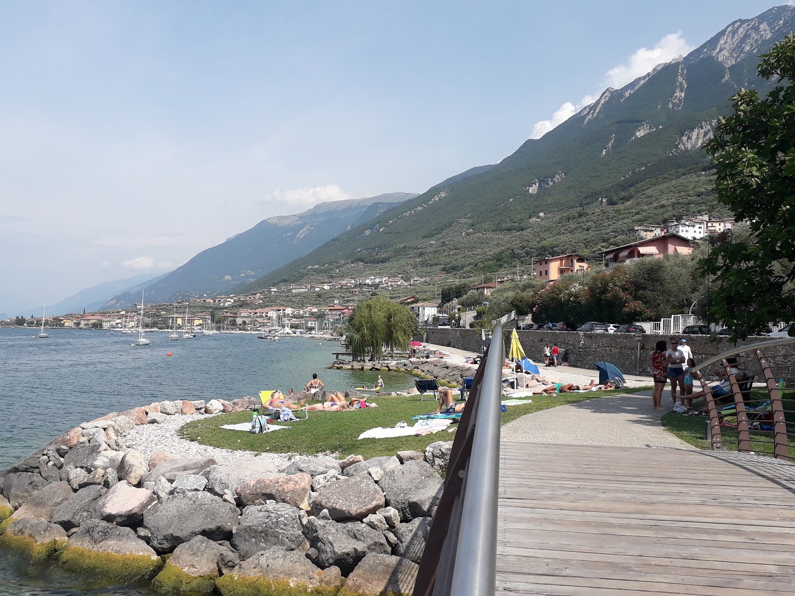 Acquafresca Beach'in fotoğrafı düz bir kıyı şeridi ile birlikte