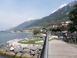 Acquafresca Beach'in fotoğrafı düz bir kıyı şeridi ile birlikte