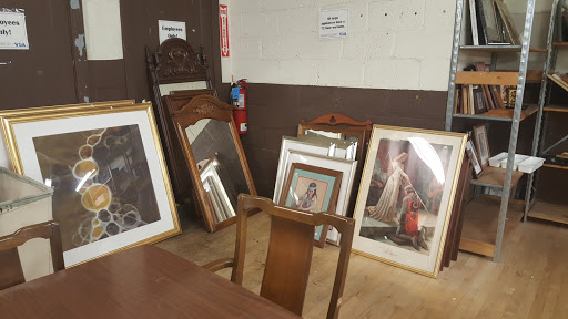 Thrift Store «Via Thrift Store - Fountain Hill», reviews and photos, 1401 Broadway, Fountain Hill, PA 18015, USA