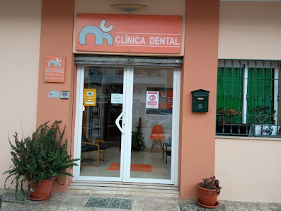Clínica Dental Moreno Clavero Nerja Pl. Rbla. del Río Chillar, 7, 29780 Nerja, Málaga, España