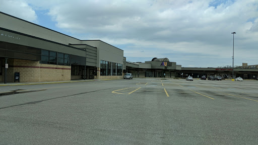 Supermarket «Giant Eagle Supermarket», reviews and photos, 27505 Chardon Rd, Willoughby Hills, OH 44092, USA