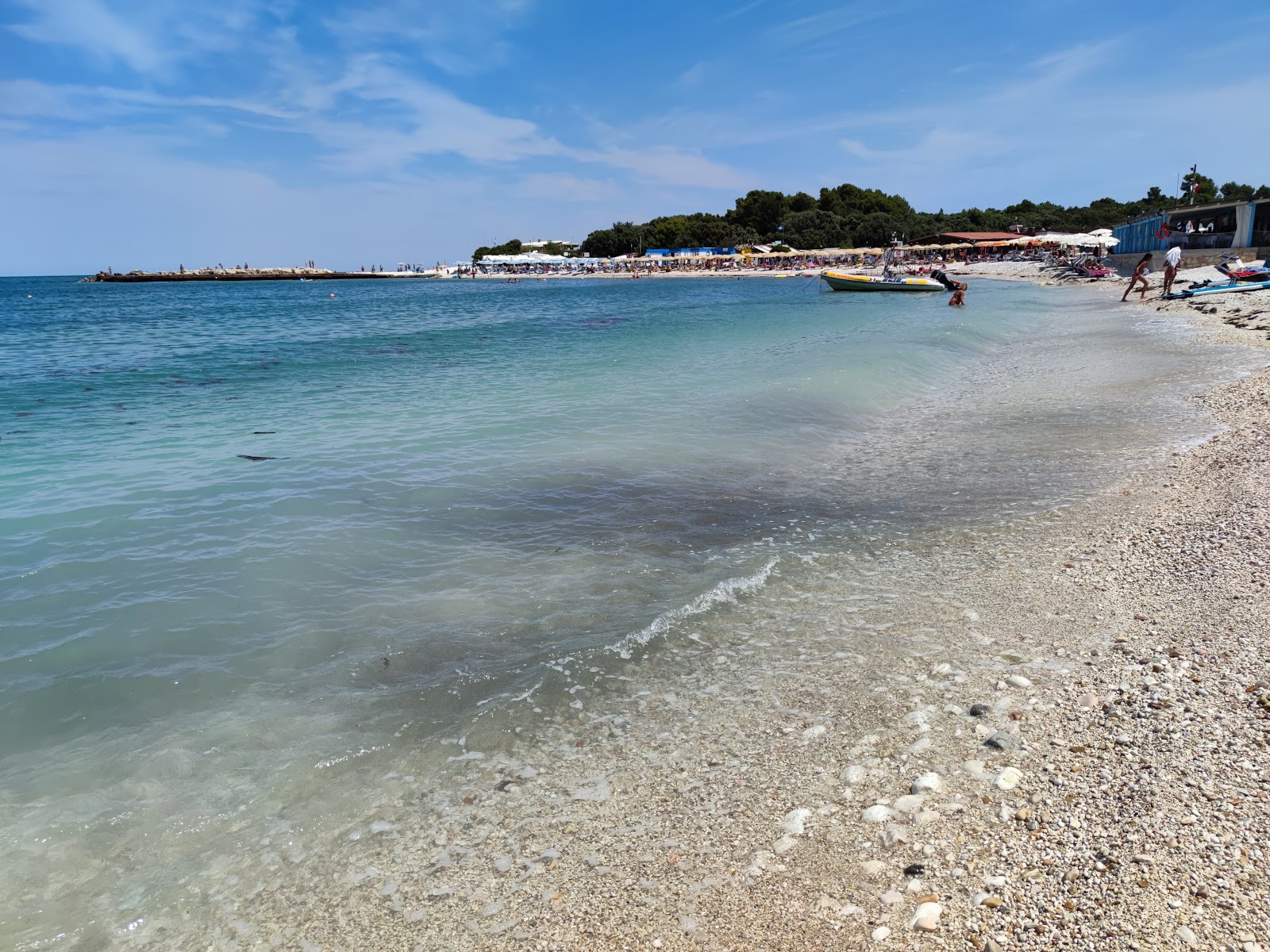 Fotografie cu Spiaggia di Portonovo și așezarea