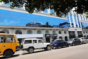 Malabar Gold and Diamonds - Camac Street - Kolkata image