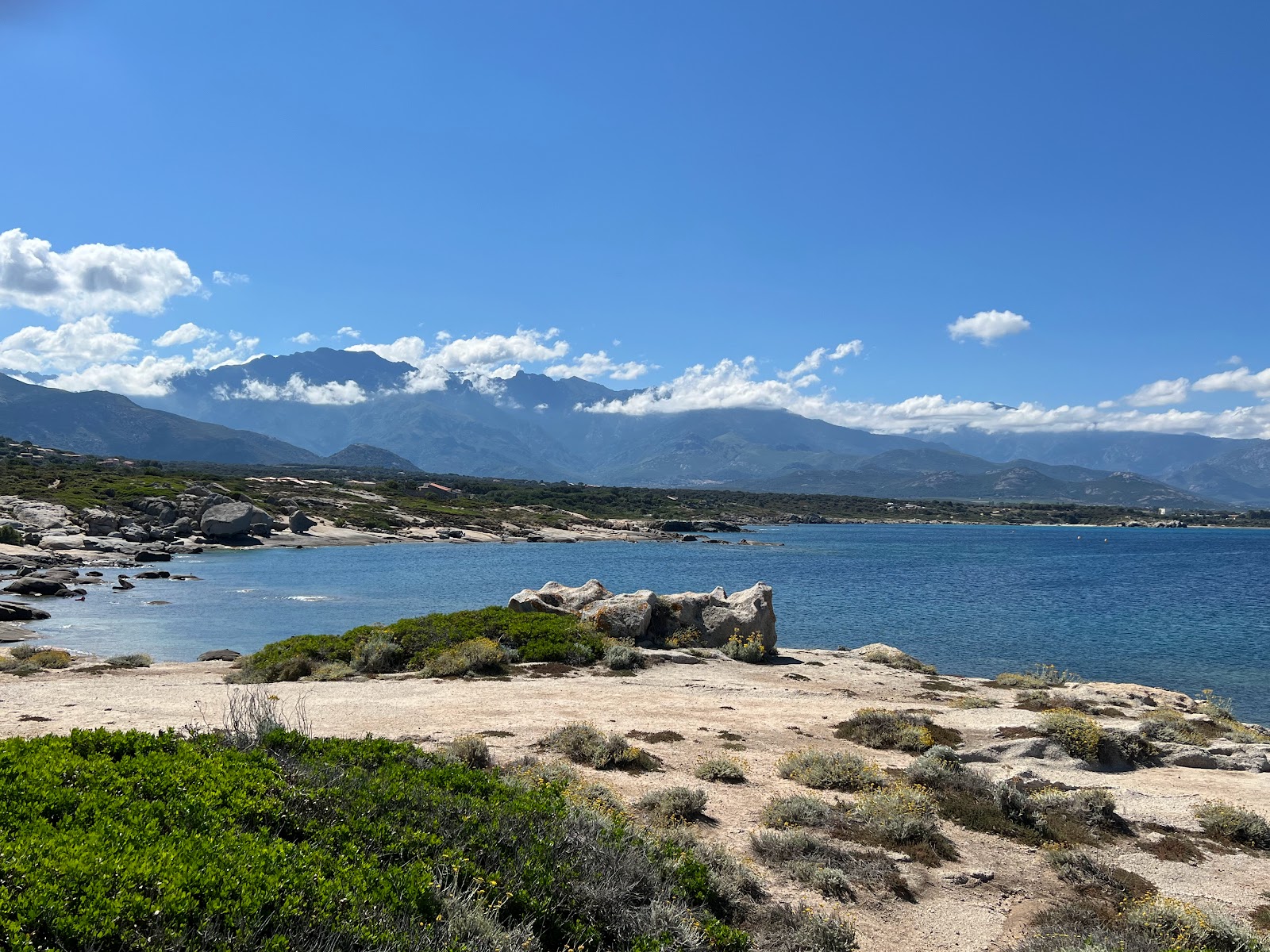 Fotografie cu Plage de Caldanu zonă sălbatică