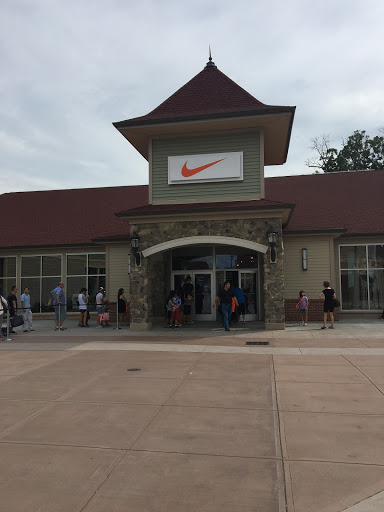 Clothing Store «Nike Factory Store», reviews and photos, 600 Bluebird Ct, Central Valley, NY 10917, USA