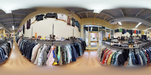 Used Clothing Store «Crossroads Trading Co.», reviews and photos, 128 NW 23rd Ave, Portland, OR 97210, USA