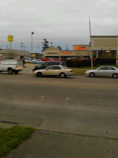 Shopping Mall «Woodforest Shopping Center», reviews and photos, 443 Uvalde Rd, Houston, TX 77015, USA