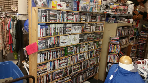 Antique Store «Vendor City Antiques, Flea Market & Cosignment», reviews and photos, 537 S Reed Rd, Kokomo, IN 46901, USA