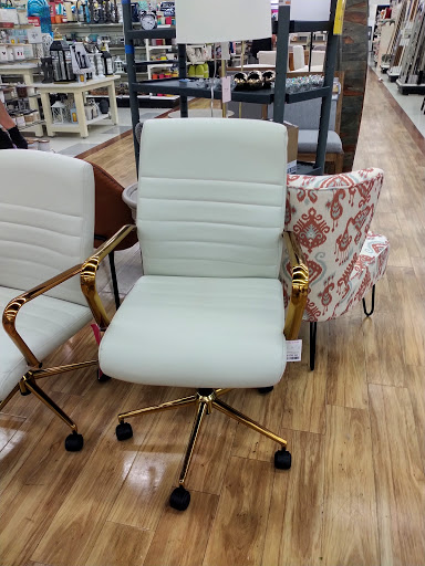 Department Store «T.J. Maxx and HomeGoods», reviews and photos, 3205 Woodward Crossing Blvd, Buford, GA 30519, USA