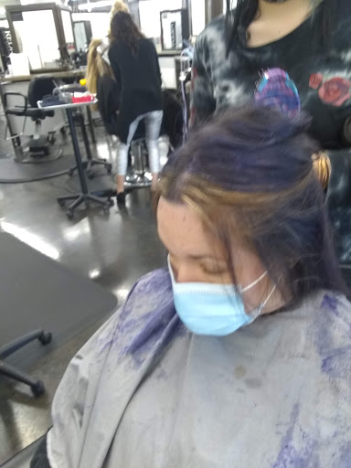 Beauty Salon «Hair Benders Salon», reviews and photos, 2617 E Center St, Kingsport, TN 37664, USA