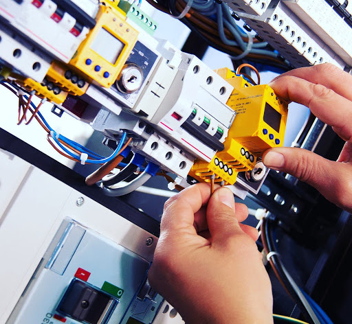 Ingeniería e Instalaciones Eléctricas Iván Santana