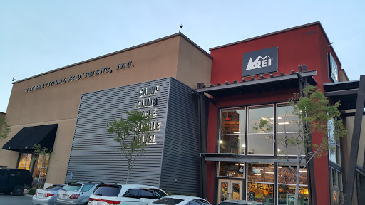 Camping Store «REI», reviews and photos, 7810 N Blackstone Ave, Fresno, CA 93720, USA