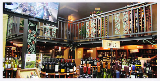 Wine Store «Inwood Hill Spirits & Wine Room», reviews and photos, 5057 Broadway, New York, NY 10034, USA