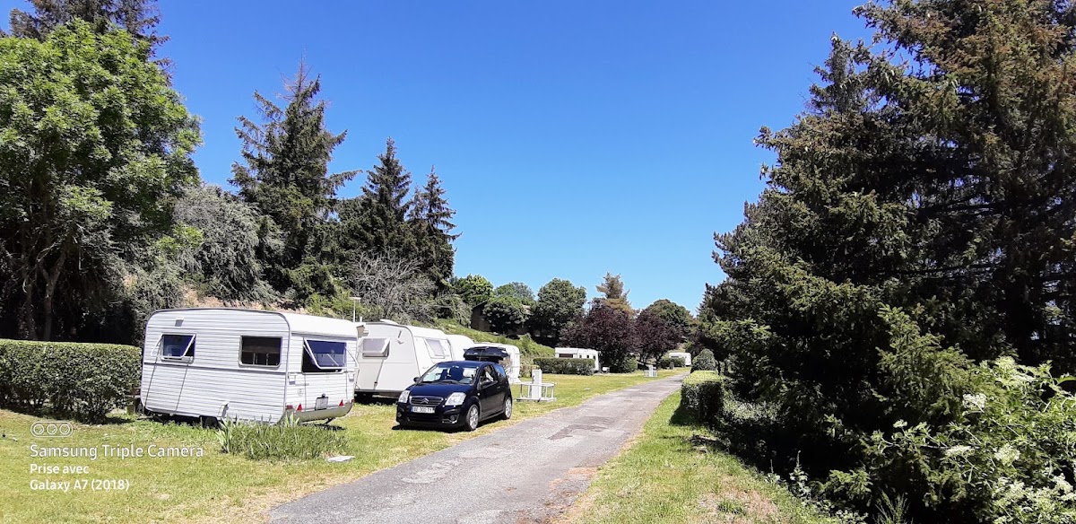 Camping Municipal du Châtelard à Sainte-Catherine (Rhône 69)