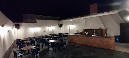 MAXó COMIDA CASERA COCINADA EN LEñA