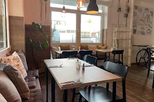 Laana's Café image