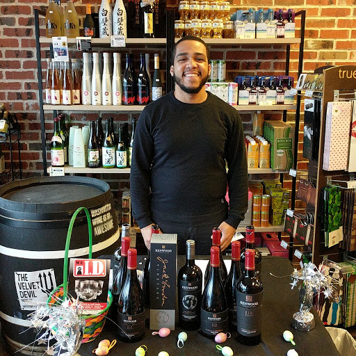 Wine Store «Red Gamay Wines & Liquors», reviews and photos, 45 Merrick Rd, Amityville, NY 11701, USA