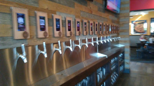 Pizza Restaurant «Round Table Pizza Clubhouse», reviews and photos, 2960 Treat Blvd, Concord, CA 94518, USA