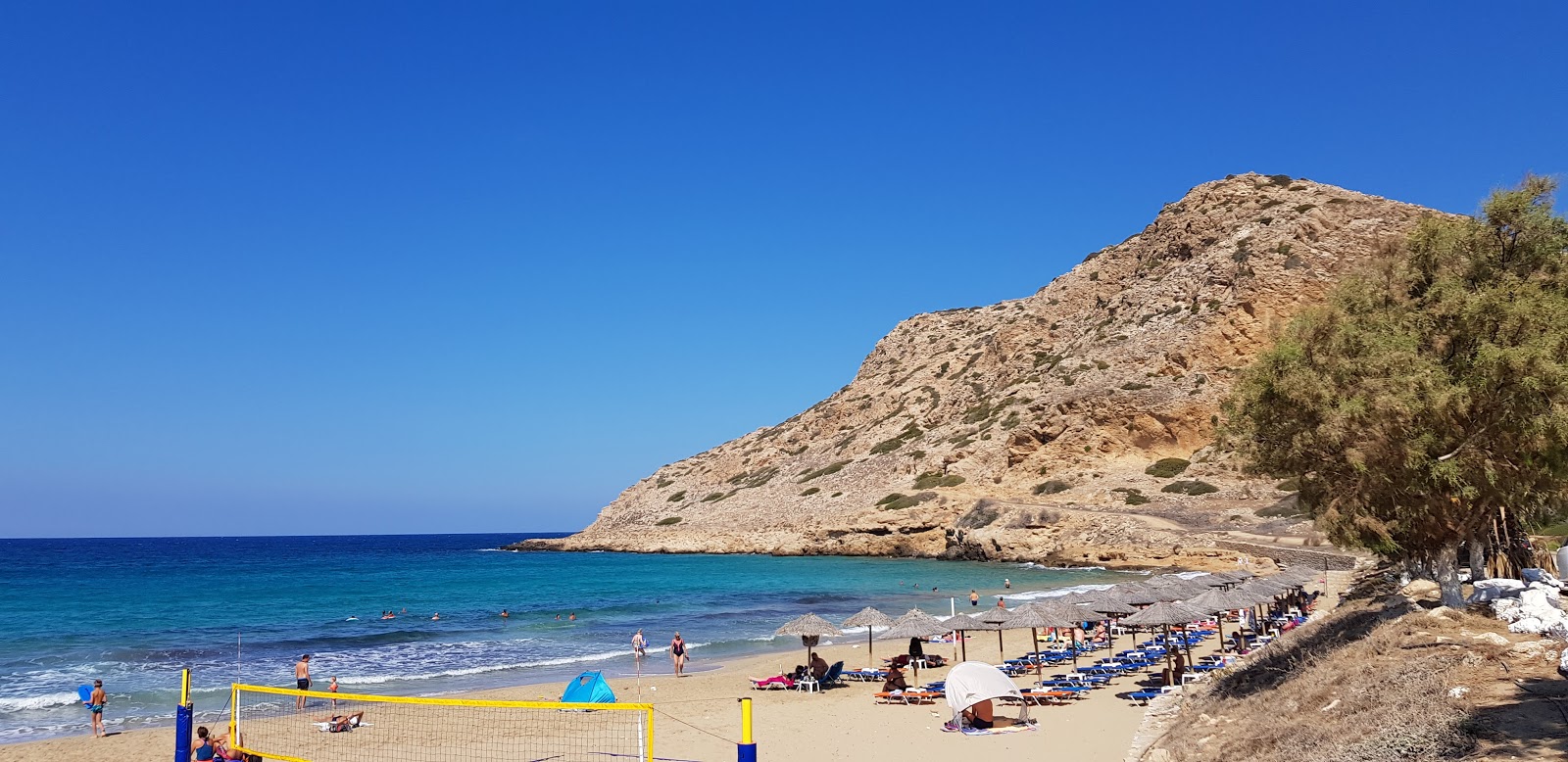 Agios Nikolaos beach'in fotoğrafı - rahatlamayı sevenler arasında popüler bir yer