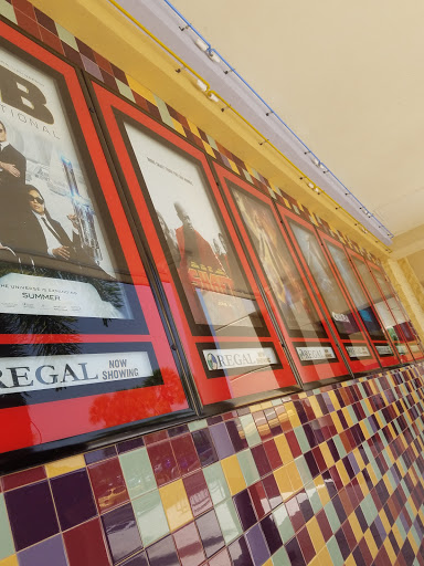 Movie Theater «Regal Cinemas Gulf Coast 16 & IMAX», reviews and photos, 10028 Gulf Center Dr, Fort Myers, FL 33913, USA