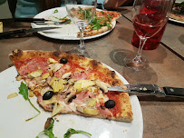 Plats et boissons du Pizzeria Pizza Mongelli Toulouse Saint-Cyprien - n°13