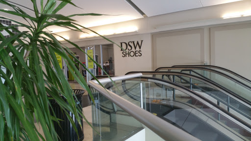 Shoe Store «DSW Designer Shoe Warehouse», reviews and photos, 202 Orland Park Pl, Orland Park, IL 60462, USA