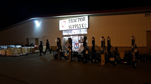 Home Improvement Store «Tractor Supply Co.», reviews and photos, 4974 E Main St, Batavia, NY 14020, USA