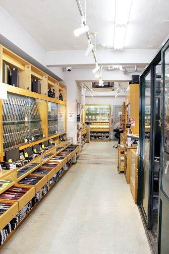 Japanese knife store KAMATA Hakensha