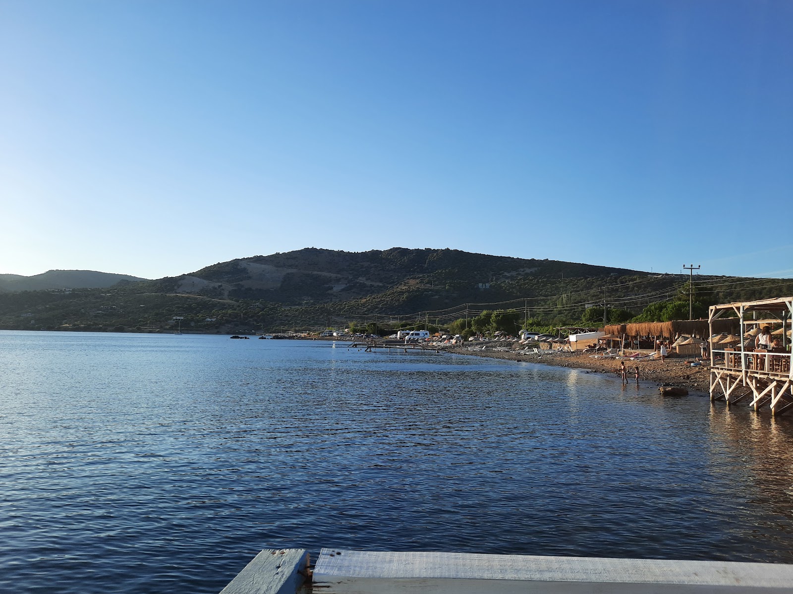 Sivrice beach'in fotoğrafı ve yerleşim