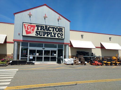 Tractor Supply Co., 2101 Bay St STE A, Taunton, MA 02780, USA, 