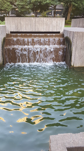 Park «Freeway Park - Jim Ellis Freeway Park», reviews and photos, 700 Seneca St, Seattle, WA 98101, USA