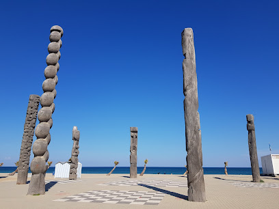 Place des totems - Soleillonautes Le Barcarès