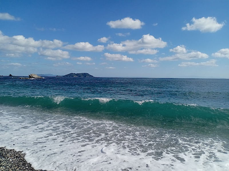 海へと続く線路