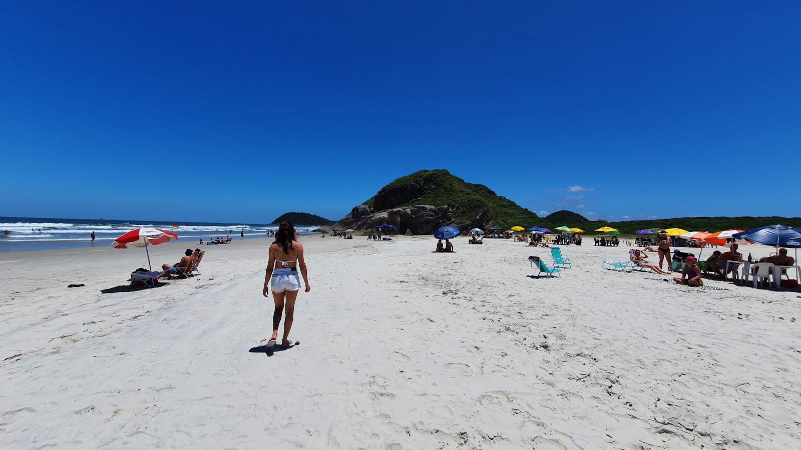 Foto av Stranden Fora med lång rak strand