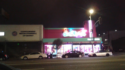 Thrift Store «Out of the Closet Thrift Store», reviews and photos, 1724 Sunset Blvd, Los Angeles, CA 90026, USA