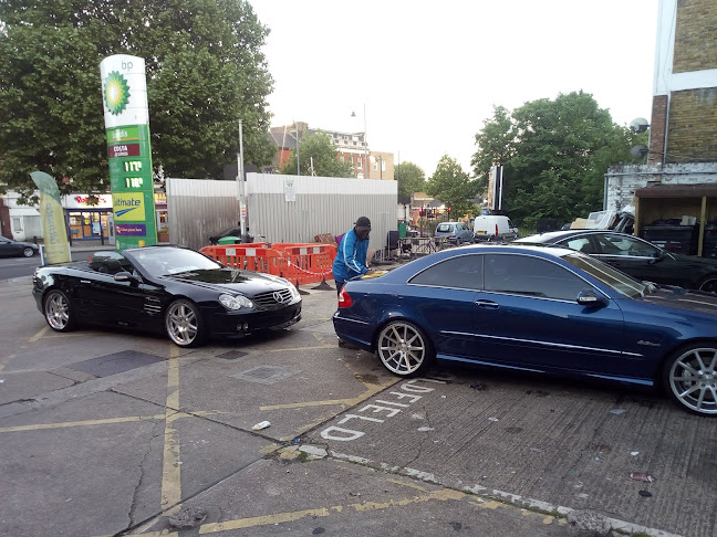 Comments and reviews of ESSO MFG Stamford Hill