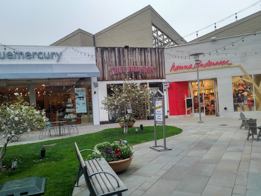 Shopping Mall «The Village at Corte Madera», reviews and photos, 1618 Redwood Hwy, Corte Madera, CA 94925, USA