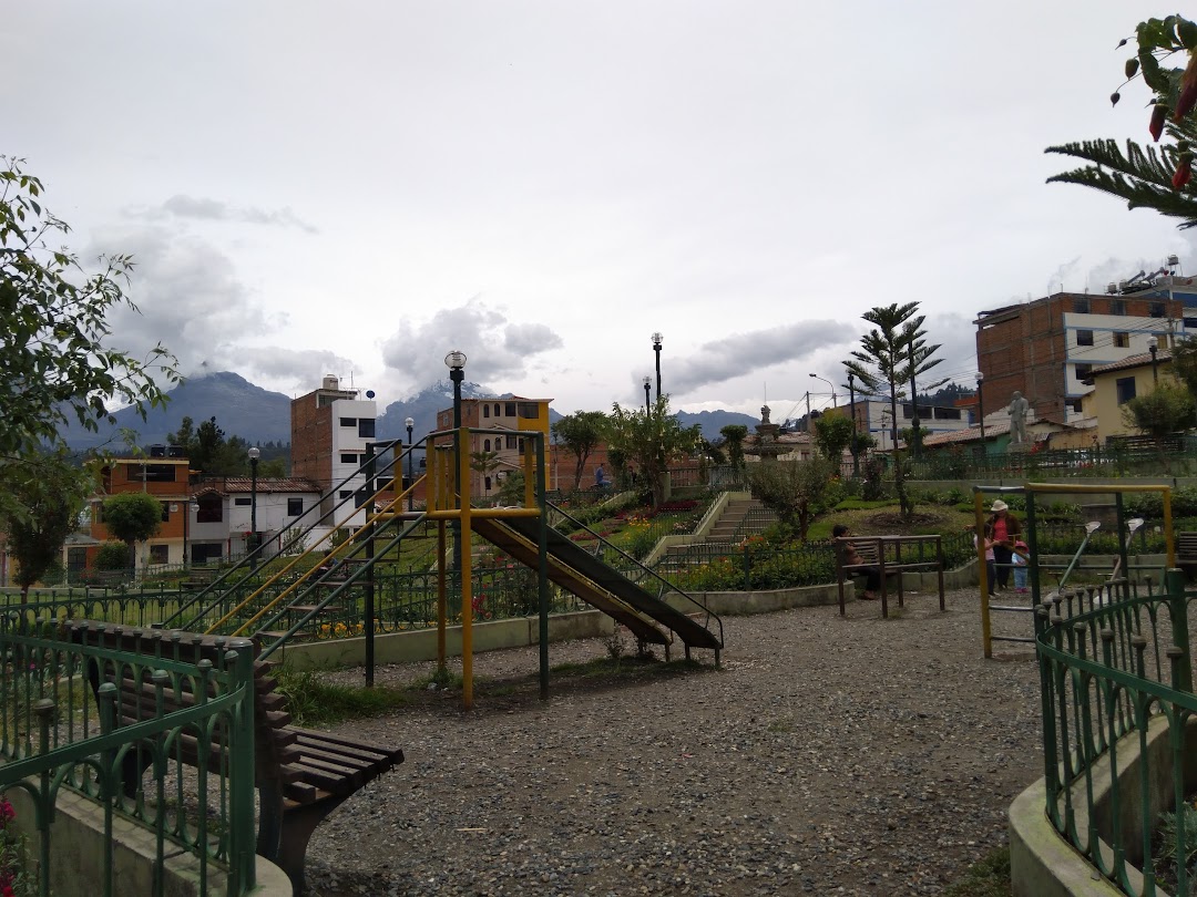 Parque Santiago Antunez de Mayolo