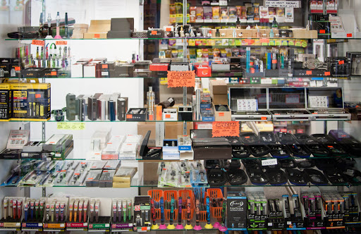 Tobacco Shop «Habits Vape & Smoke shop», reviews and photos, 8391 Folsom Blvd, Sacramento, CA 95826, USA
