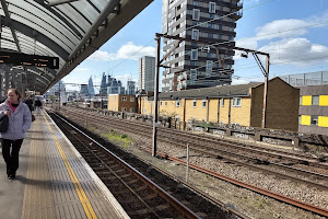 Shadwell Station (Stop D)