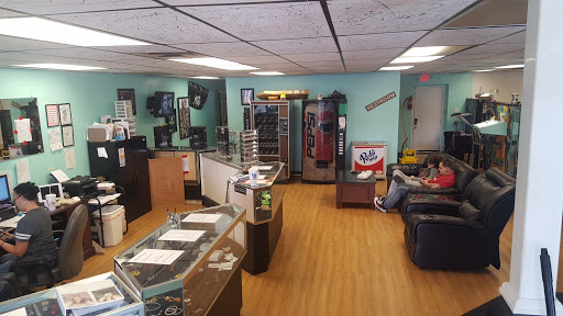 Tattoo Shop «Hypnotik Tattoo», reviews and photos, 1005 Winchester Rd #100, Lexington, KY 40505, USA