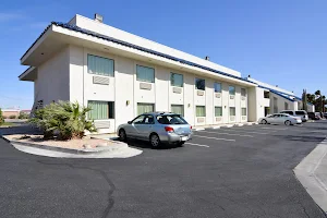 Motel 6 North Palm Springs, CA - North image