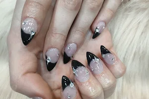 Diamond Nails image