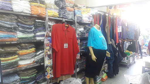 ร้านค้าเพื่อซื้อเสื้อผ้าขนาดใหญ่ กรุงเทพฯ