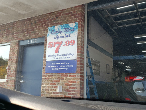 Car Wash «Forest Glen Hand Car Wash», reviews and photos, 5322 N Elston Ave, Chicago, IL 60630, USA