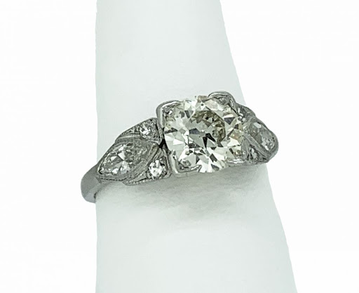 Jewelry Store «Gesner Estate Jewelry», reviews and photos, 1600 W Bay Dr, Largo, FL 33770, USA