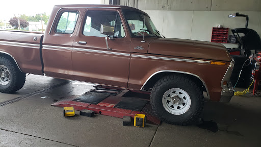 Tire Shop «Discount Tire Store - Eugene, OR», reviews and photos, 4026 W 11th Ave, Eugene, OR 97402, USA